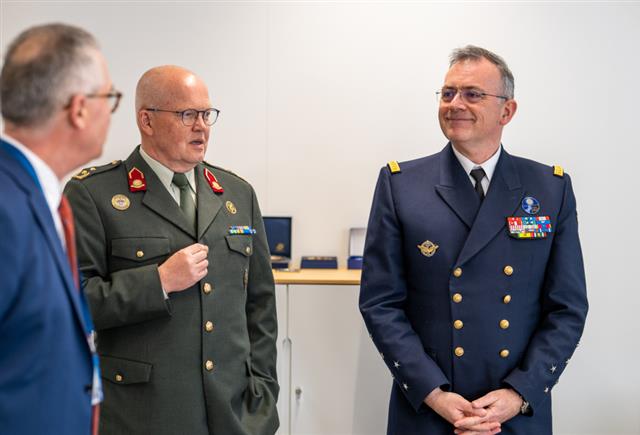 Supreme Allied Commander Transformation fosters cooperation during visit to NCIA