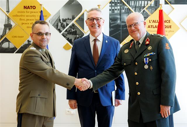 NCIA bids farewell to outgoing Chief of Staff and welcomes his successor