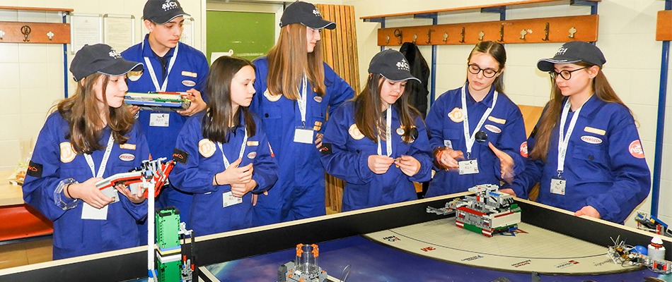 Italian students supported by NCI Agency win innovation award at national science competition