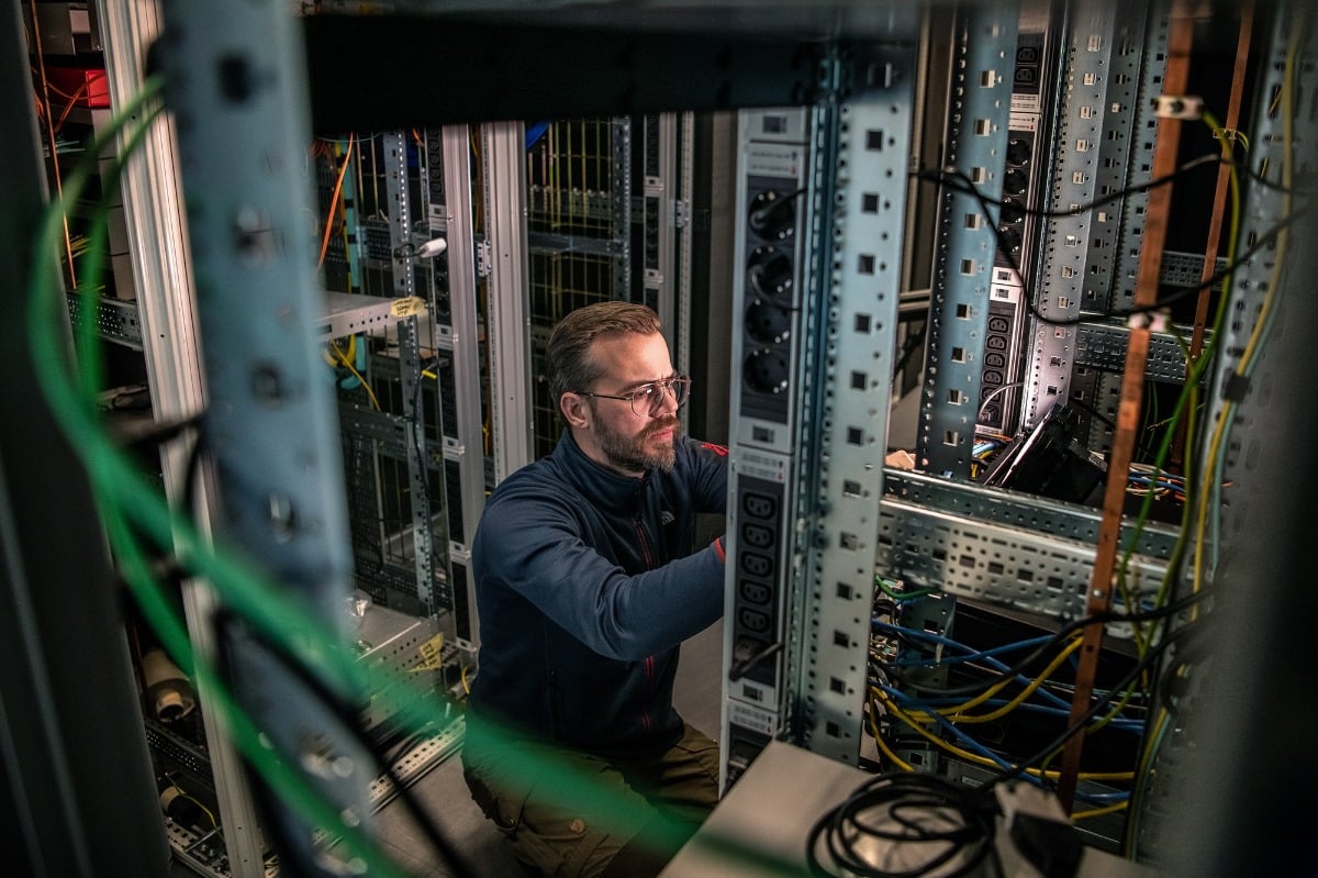 NATO&#39;s backbone: Agency successfully upgrades 200 routers